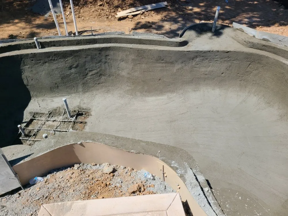 Professional landscaping services for residential properties in Elk Grove, CA by Green Leaf Landscaping