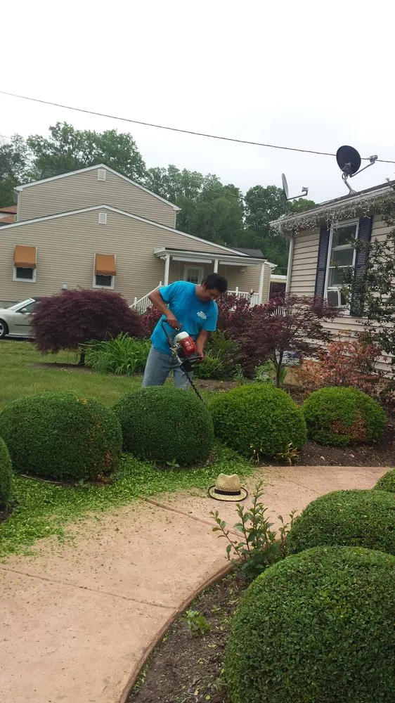 Local garden landscaping experts serving Lawrence Township, NJ - Green Leaf Landscaping Service & Snowplowing