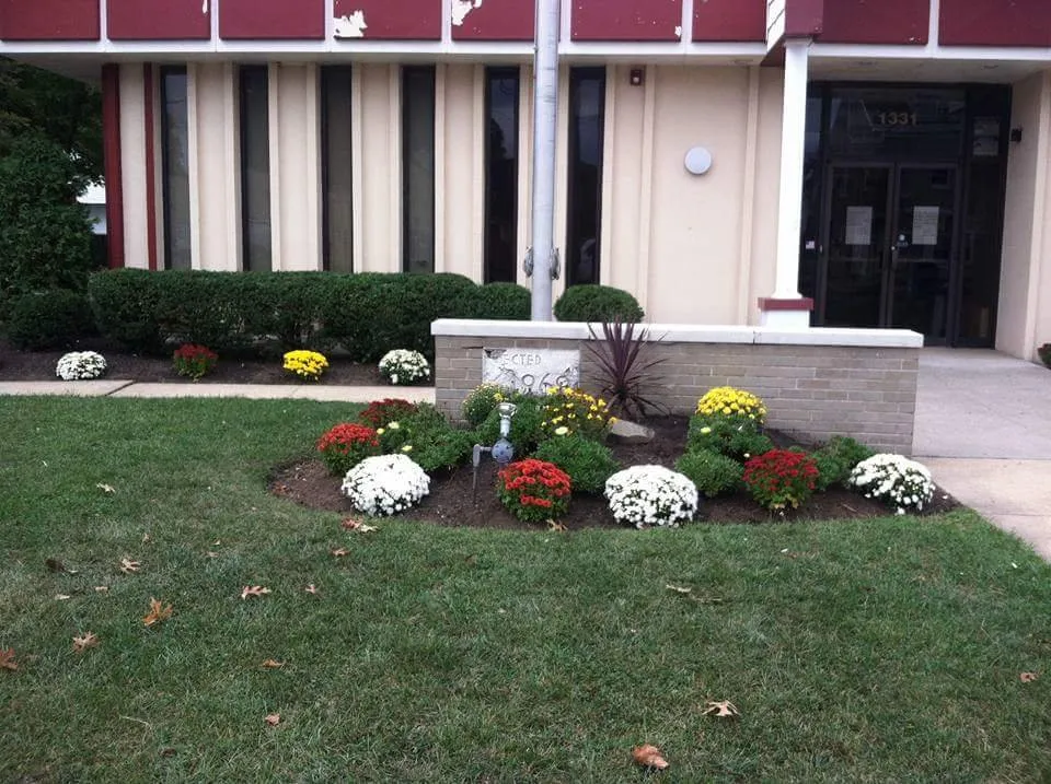 Custom lawn care service in Lawrence Township, NJ by Green Leaf Landscaping Service & Snowplowing