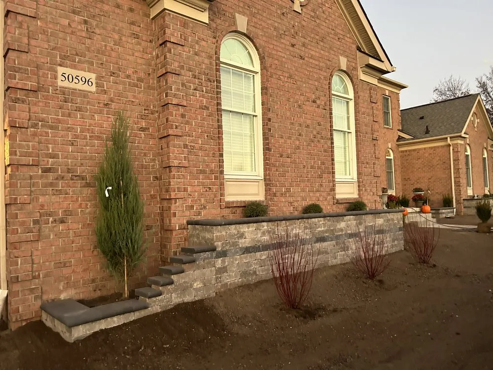 Professional garden landscaping experts serving Toledo, OH - Green Leaf Landscaping