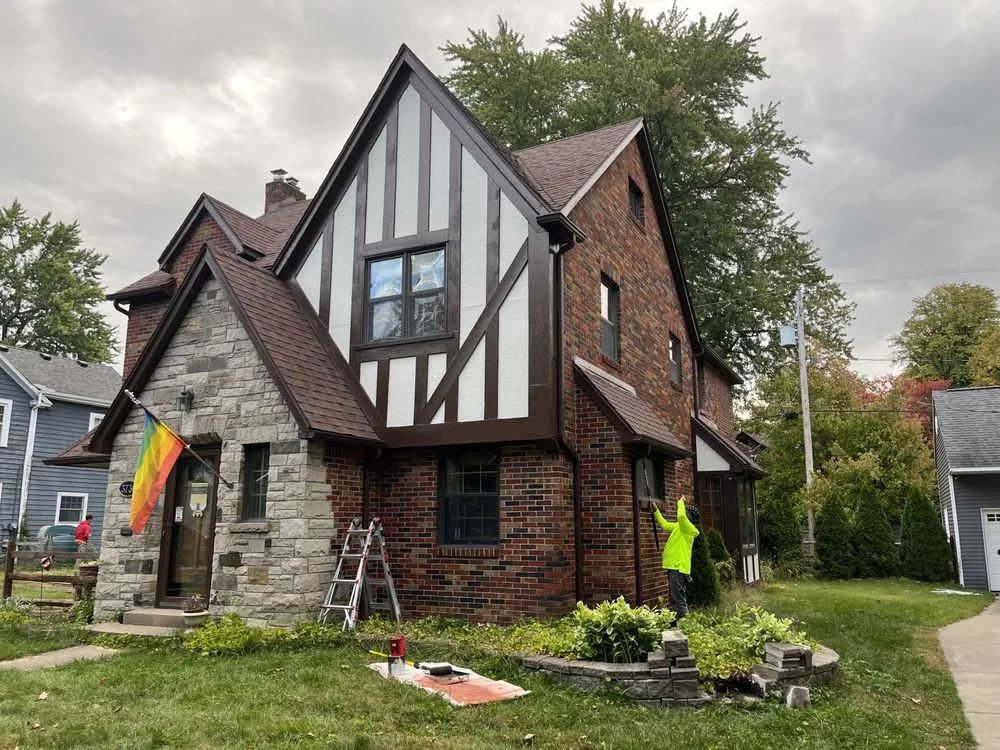 Reliable lawn mowing service for residential properties in Toledo, OH by Green Leaf Landscaping