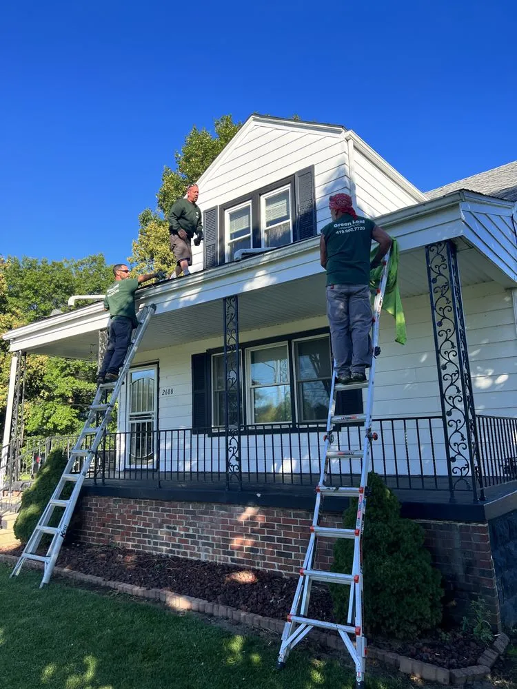 Reliable lawn care service in Toledo, OH by Green Leaf Landscaping