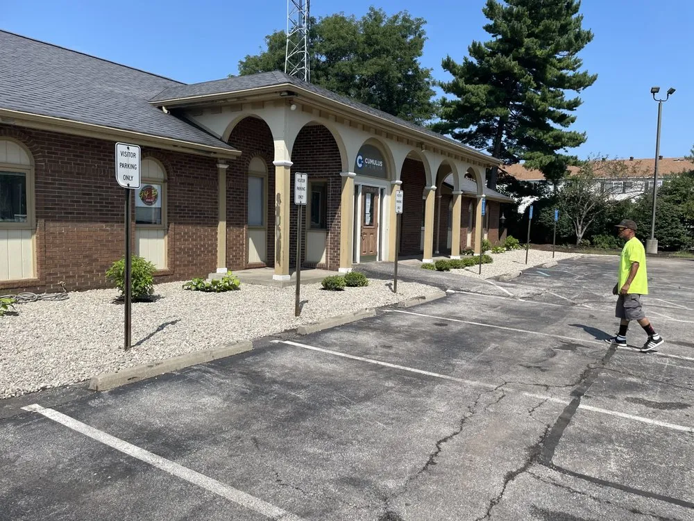 Expert garden landscaping in Toledo, OH by Green Leaf Landscaping