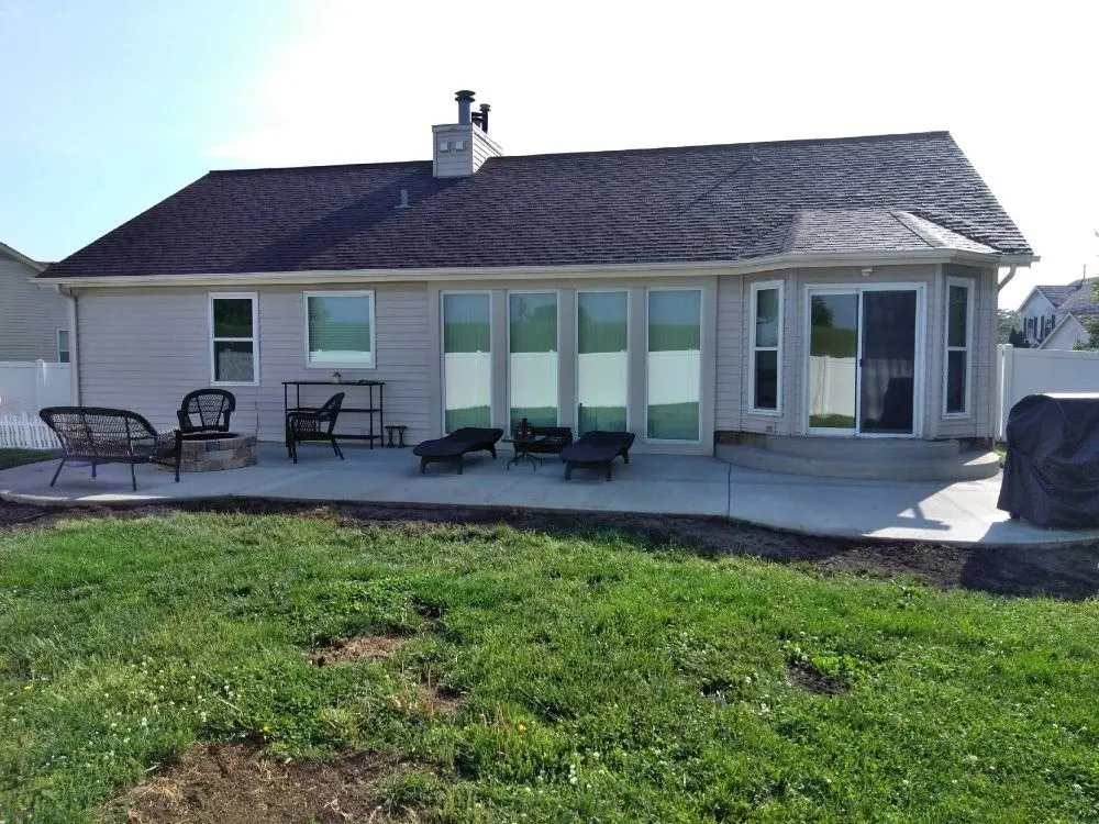 Reliable lawn mowing service in Cottage Hills, IL by Green Leaf Lawn Care
