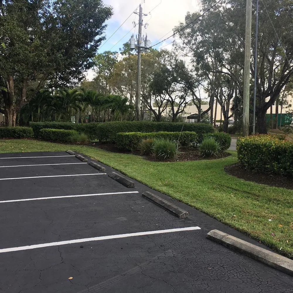 Reliable yard maintenance in Fort Myers, FL - Green Leaf Lawn Services