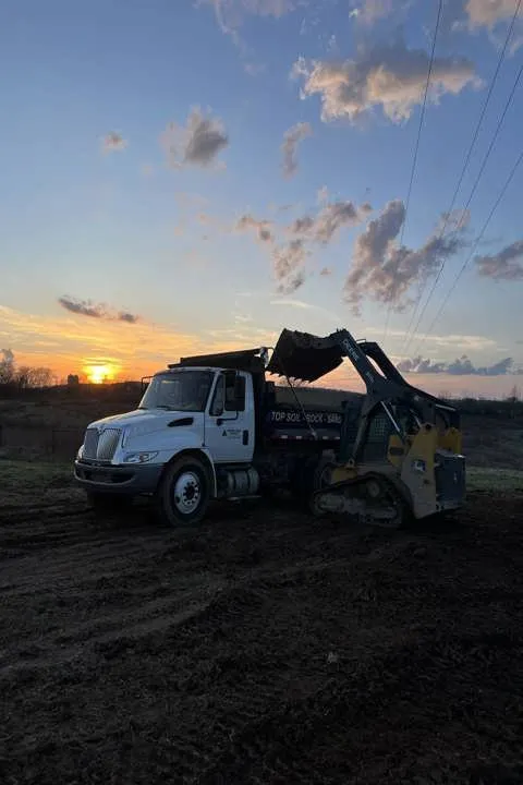 Reliable yard cleanup service experts serving Glasgow, KY - Green Leaf Nursery