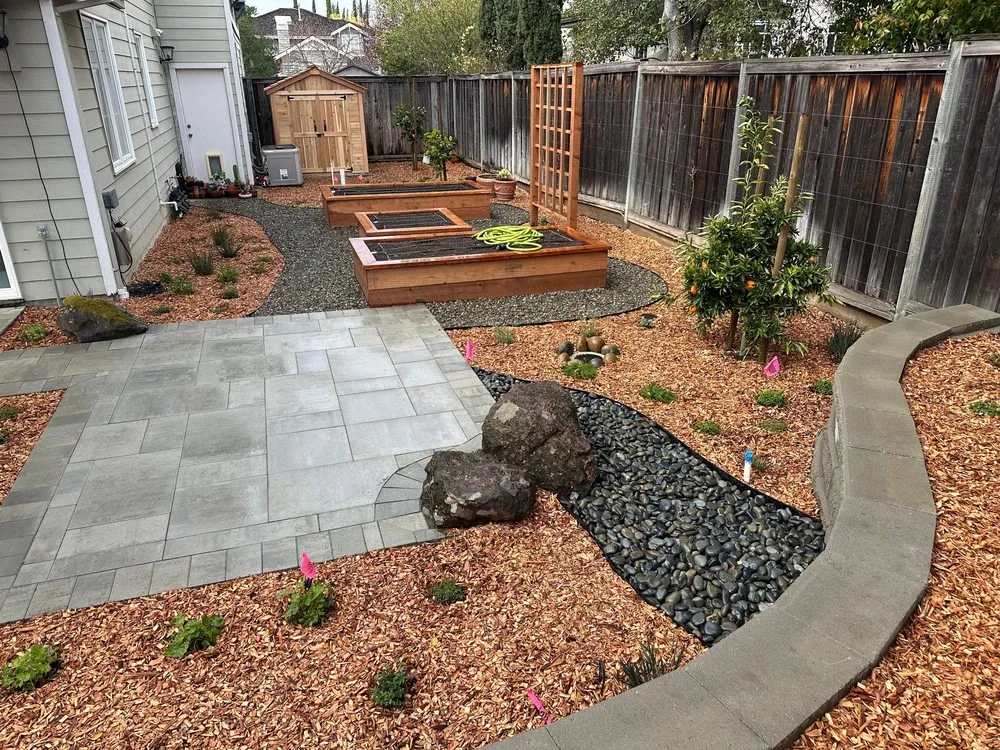 Local garden landscaping for outdoor upgrades across San Mateo, CA - Green Leaf
