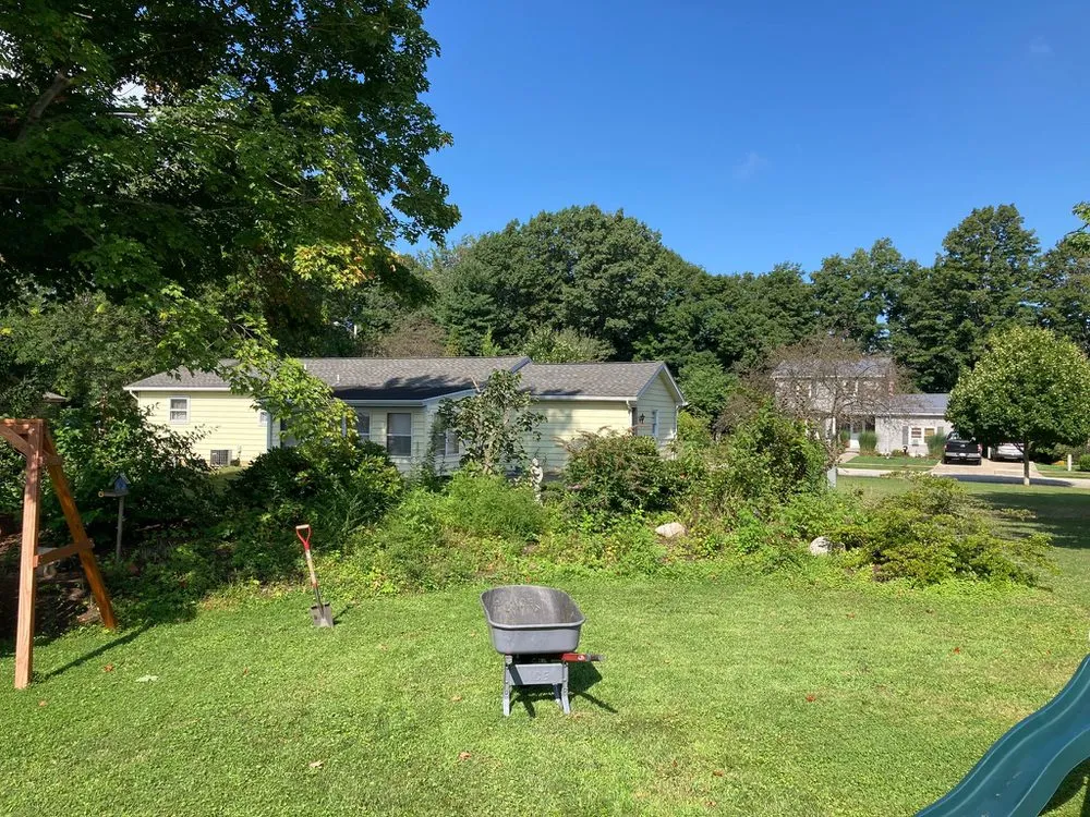 Affordable lawn mowing service for beautiful yards across North East, PA - Green Leaf Tree Care