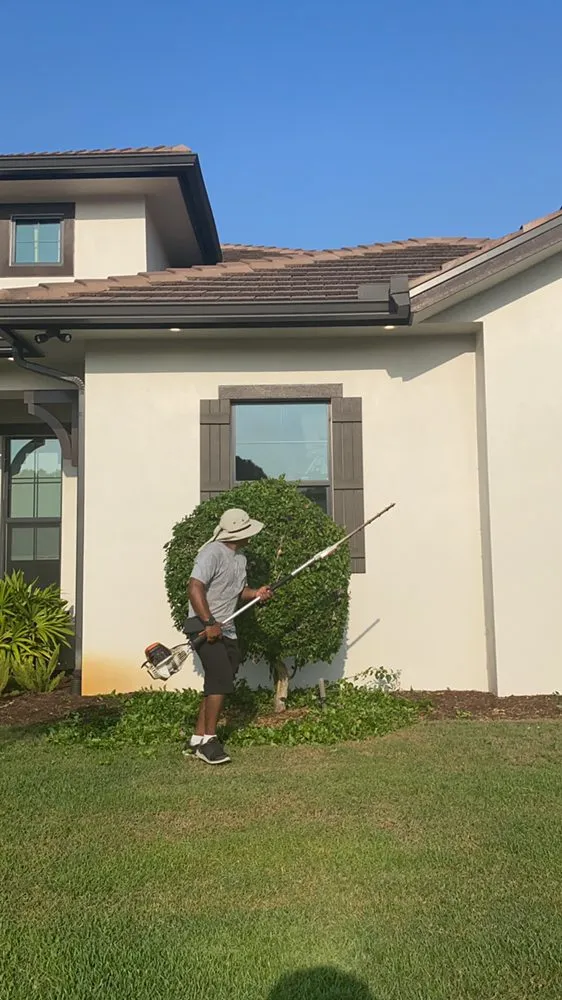 Custom residential landscaping experts serving Estero, FL - Green Life Design & Maintenance