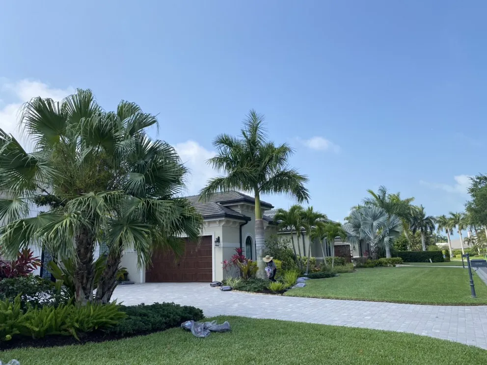 Reliable lawn care service experts serving Estero, FL - Green Life Design & Maintenance