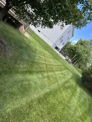 Green life Landscaping Logo