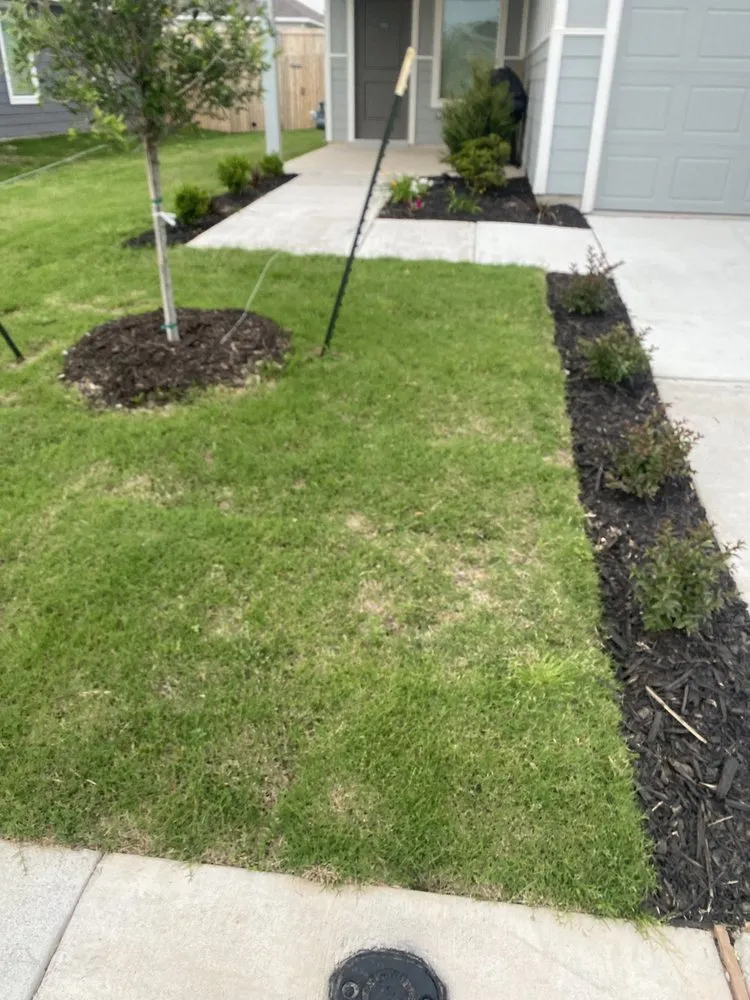 Professional lawn care service experts serving Rhome, TX - Green Life Landscaping