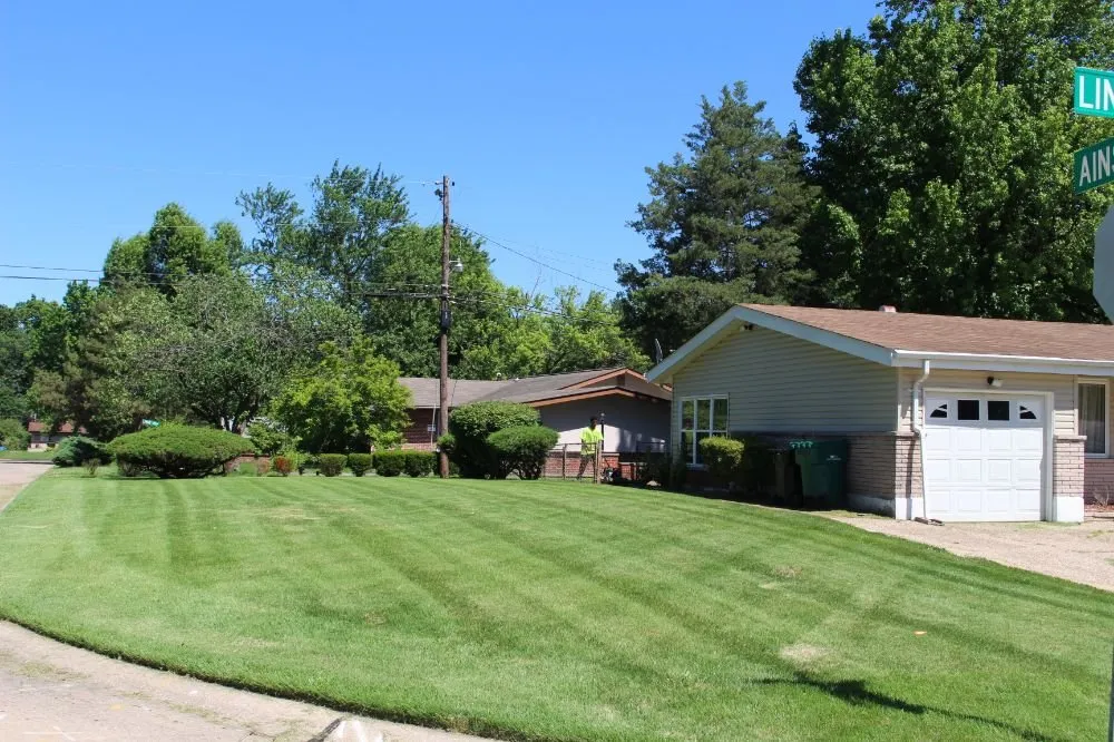 Custom yard maintenance in Ofallon, MO by Green Life Lawn Care and Landscaping