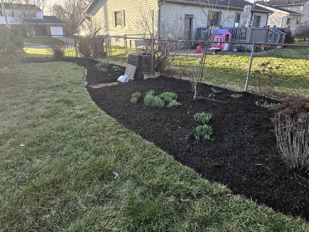 Local lawn mowing service in Newark, OH by Green Life Property Services