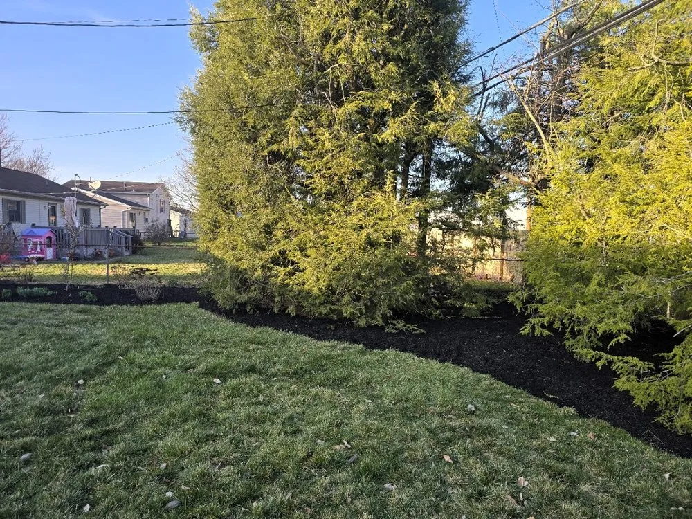 Custom lawn mowing service in Newark, OH - Green Life Property Services