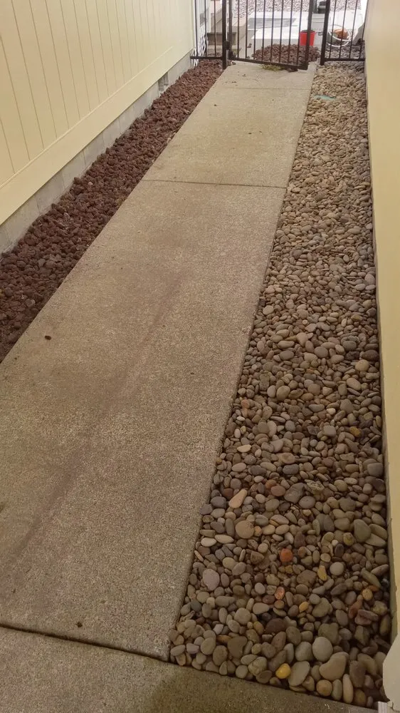 Local lawn mowing service experts serving Florence, OR - Green Life Services