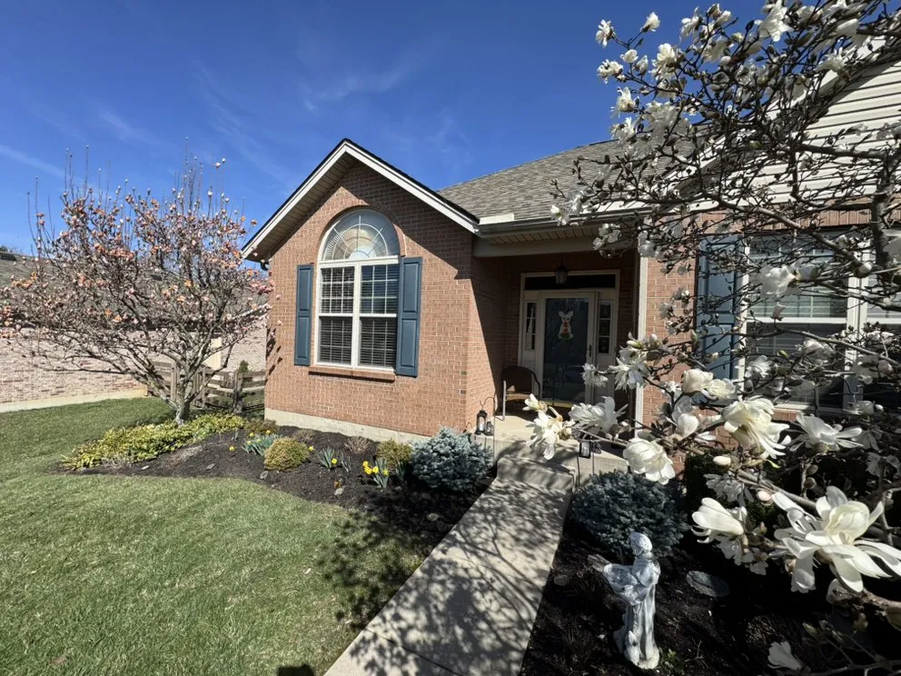 Expert yard cleanup service for homes in Sharonville, OH by Green Life