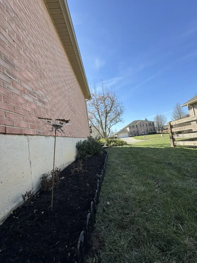 Top-rated lawn mowing service in Sharonville, OH - Green Life