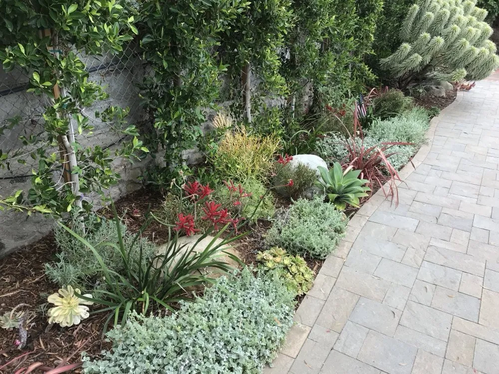 Reliable garden landscaping in Antioch, CA by Green Life Yard Services