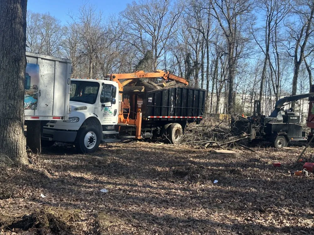 Local yard maintenance in Charlotte, NC - Green Lift Waste Solutions