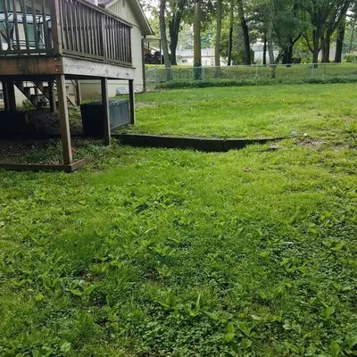 Green Light Landscaping Logo