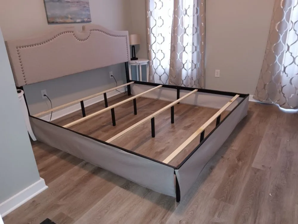 Custom lawn mowing service in Syracuse, NY by Green Lightning Landscaping & Renovation