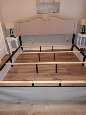 Green Lightning Landscaping & Renovation Logo