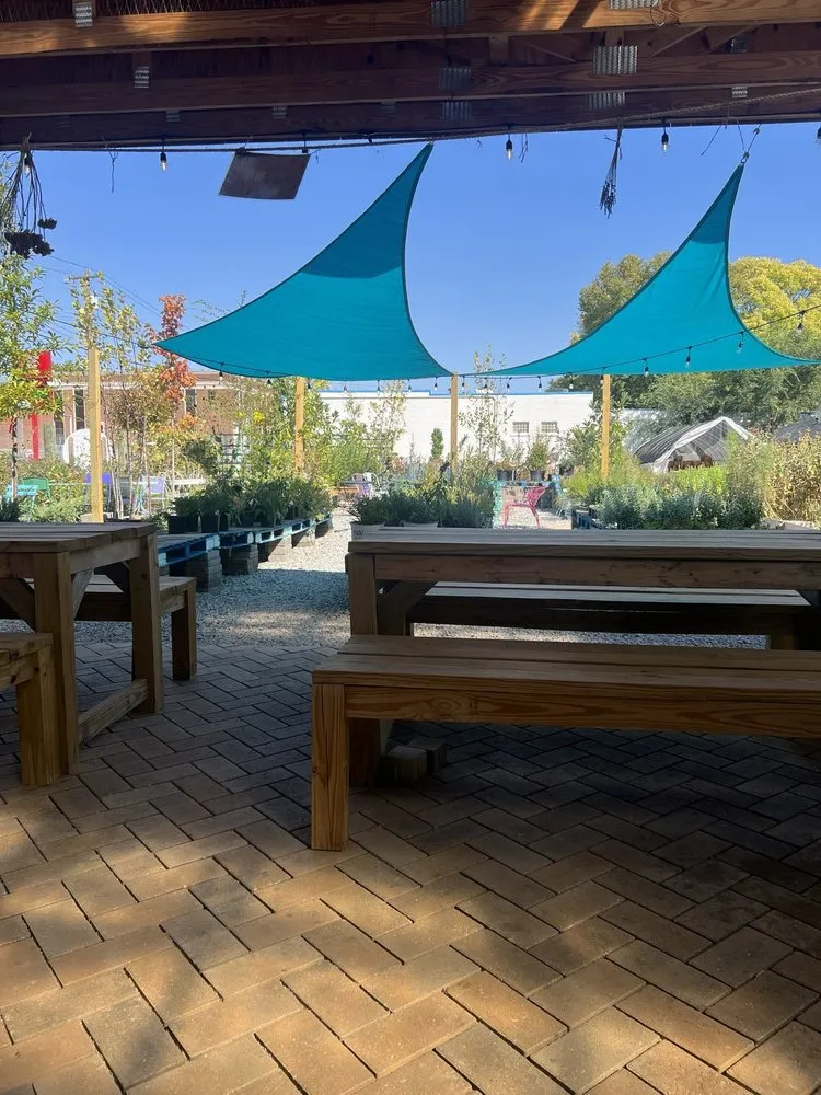 Professional outdoor landscaping experts serving Cincinnati, OH - Green Living by Design