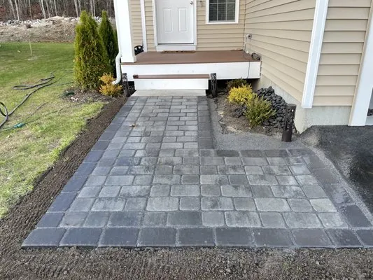 Green Local Landscaping Logo