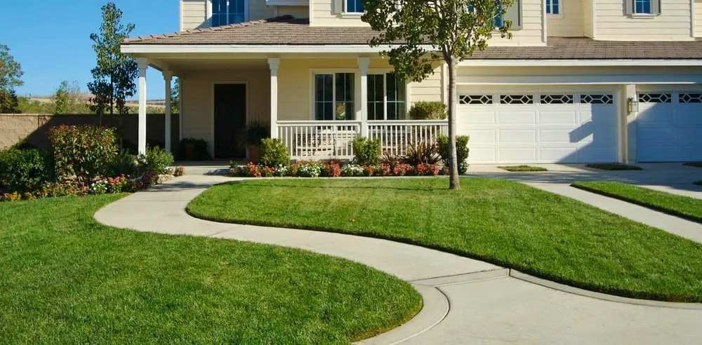 Affordable lawn mowing service in Montrose, MN - Green Logic