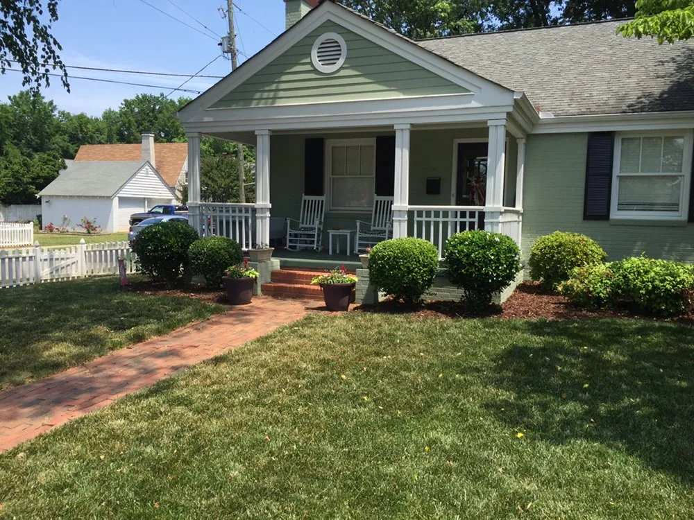 Custom outdoor landscaping in Raleigh, NC by Green Machine