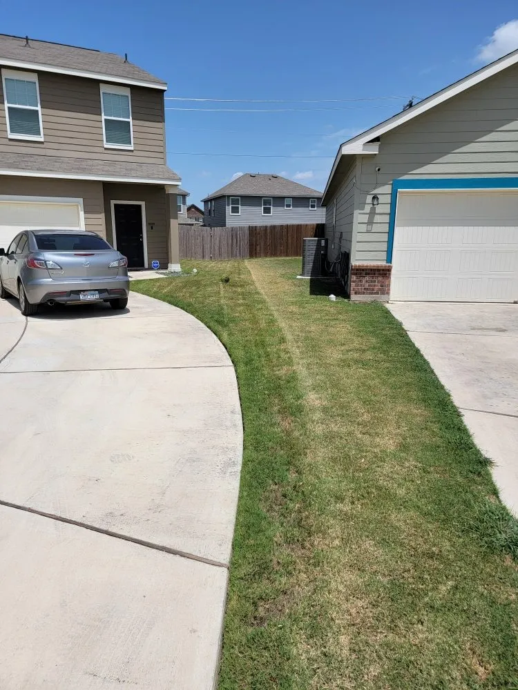 Local lawn care service in Georgetown, TX by Green Machines Lawn Care