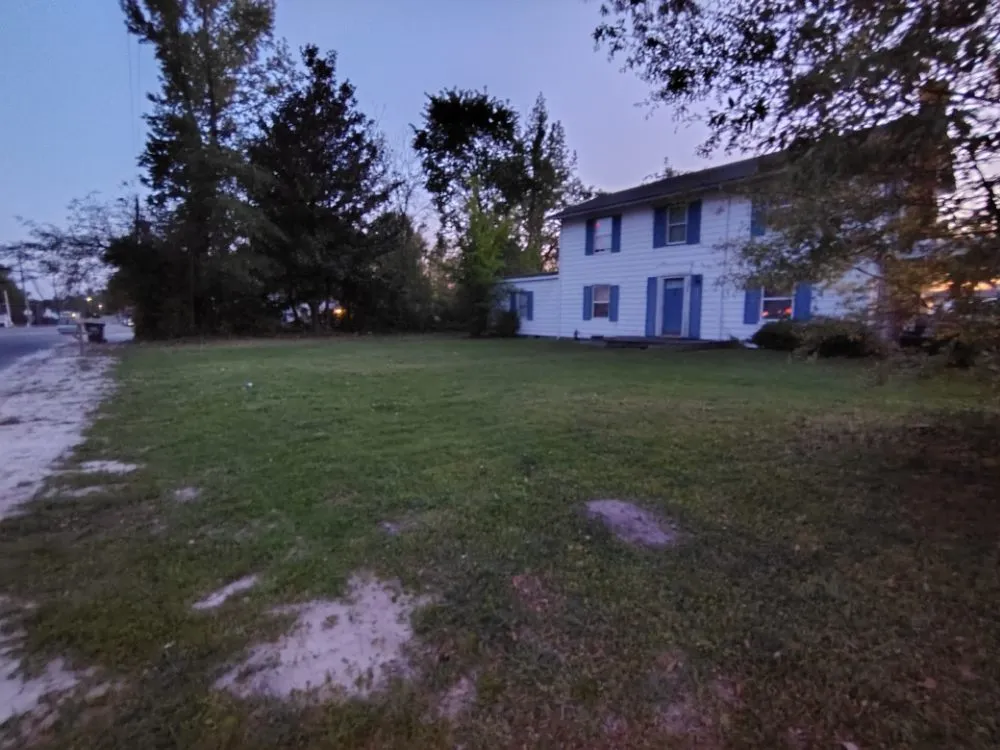 Custom yard maintenance in Beulaville, NC - Green Machines Mowing