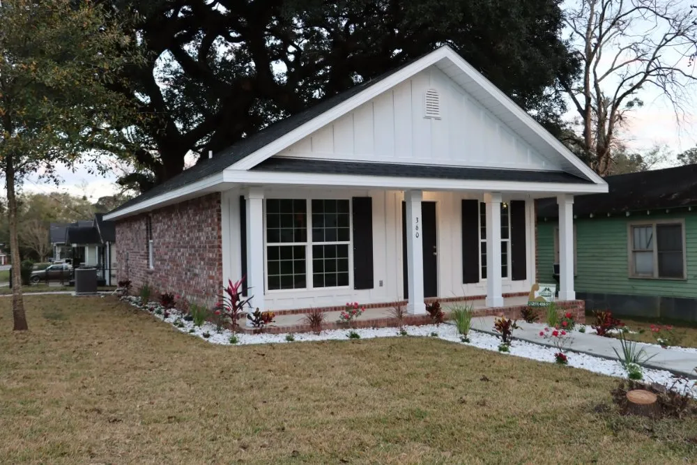 Trusted outdoor landscaping in Mobile, AL by Green Magic Landscape