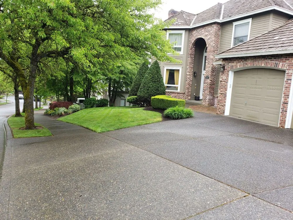 Reliable yard cleanup service for residential properties in Gladstone, OR by Green Maple Landscape Maintenance