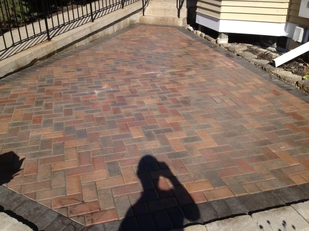 Reliable yard maintenance for residential properties in Des Plaines, IL by Green Master Turf Inc