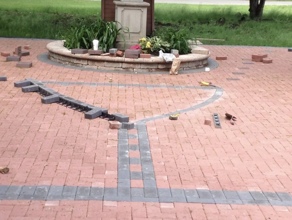 Affordable outdoor landscaping in Des Plaines, IL - Green Master Turf Inc