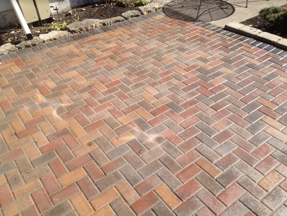 Custom lawn care service for year-round maintenance across Des Plaines, IL - Green Master Turf Inc