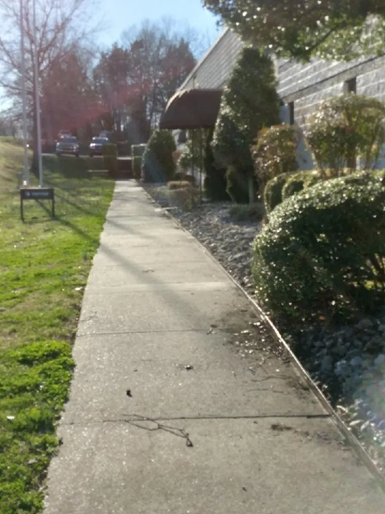 Affordable lawn mowing service experts serving Nashville, TN - Green Matters Landscaping