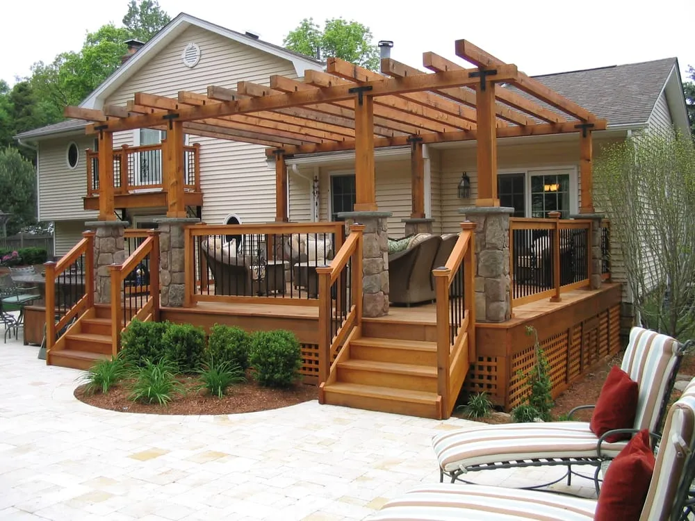 Professional yard cleanup service for beautiful yards in Oakland, NJ by Green Meadows Landscape Contractors