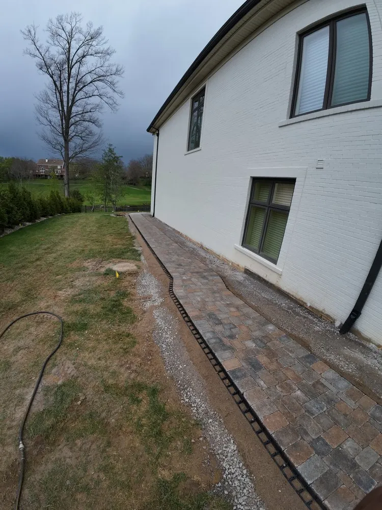 Top-rated yard maintenance in Louisville, KY by Green Meadows Landscaping