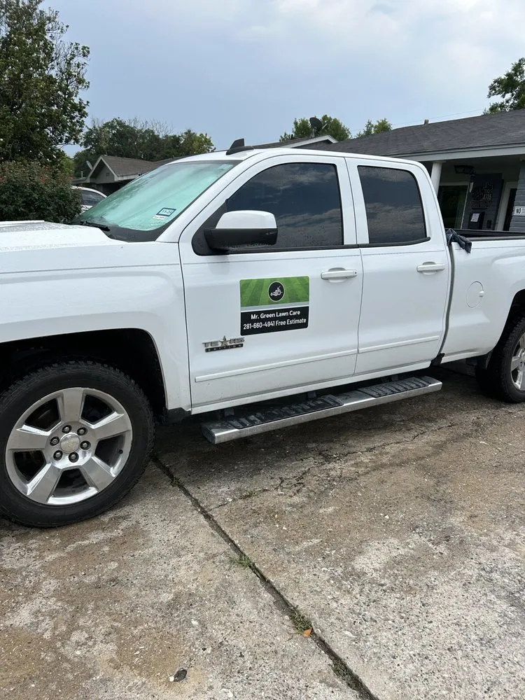 Custom yard cleanup service for year-round maintenance across Houston, TX - Green Mobile Car Cleaning And Landscaping