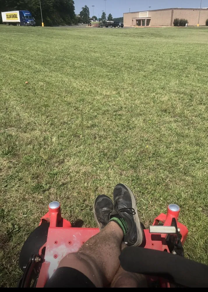 Affordable lawn mowing service in Hot Springs, AR - Green Mountain Lawn Care