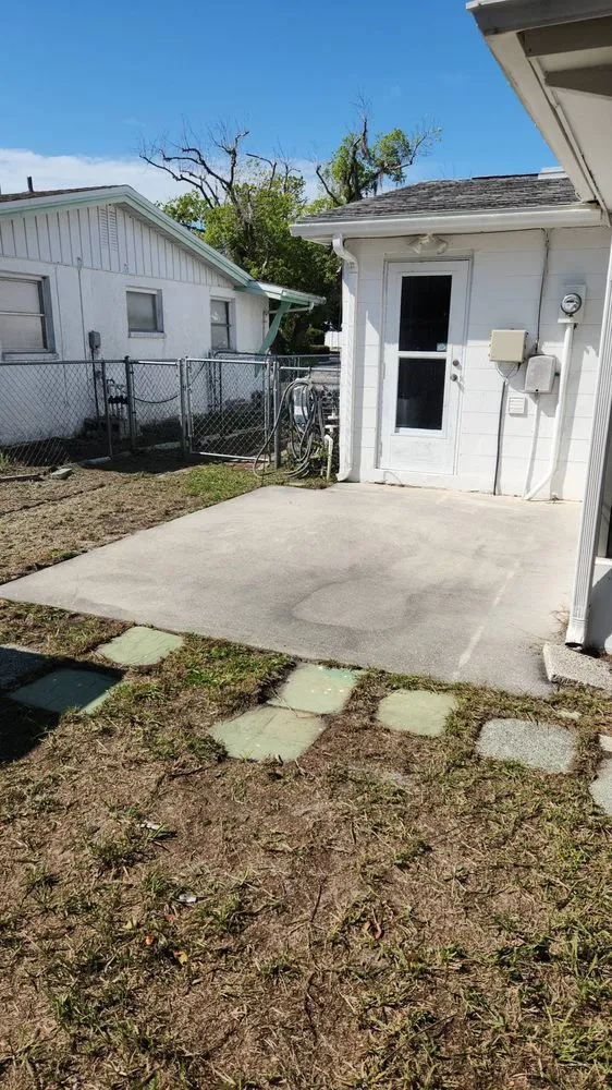 Top-rated lawn care service for residential properties in Tampa Bay, FL by Green Munsters