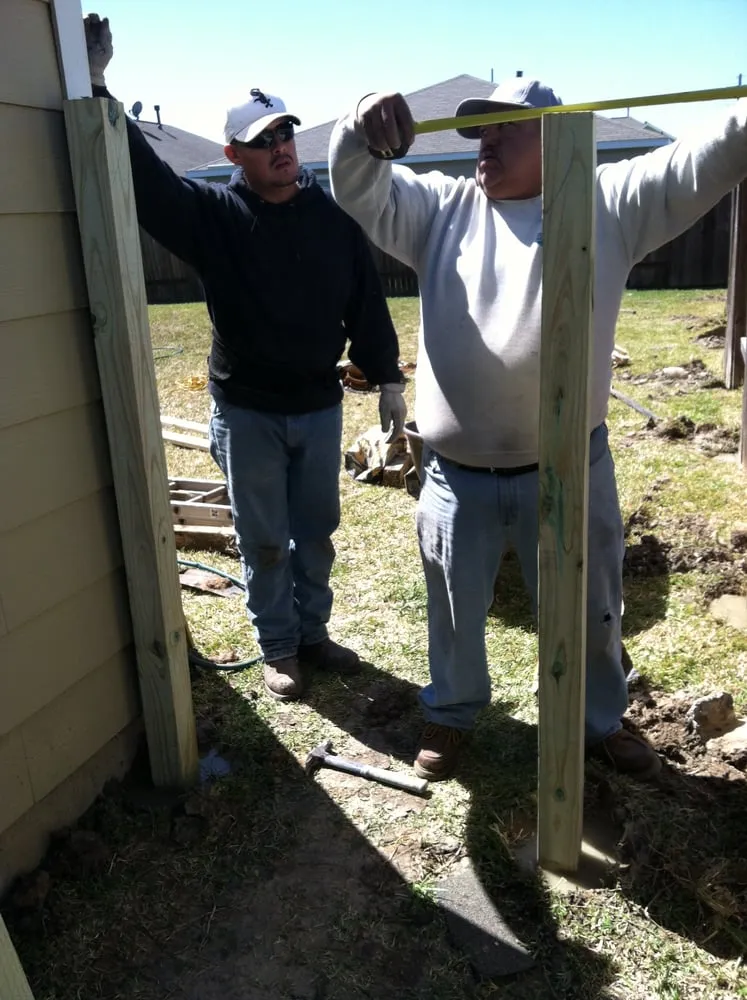 Custom lawn mowing service in Houston, TX by Green Nature Landscape