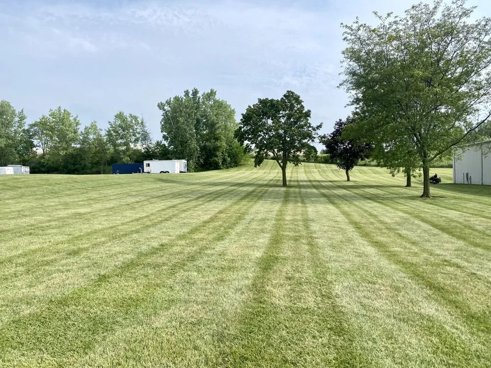 Local landscaping services experts serving Round Lake Beach, IL - Green Oak Landscapes