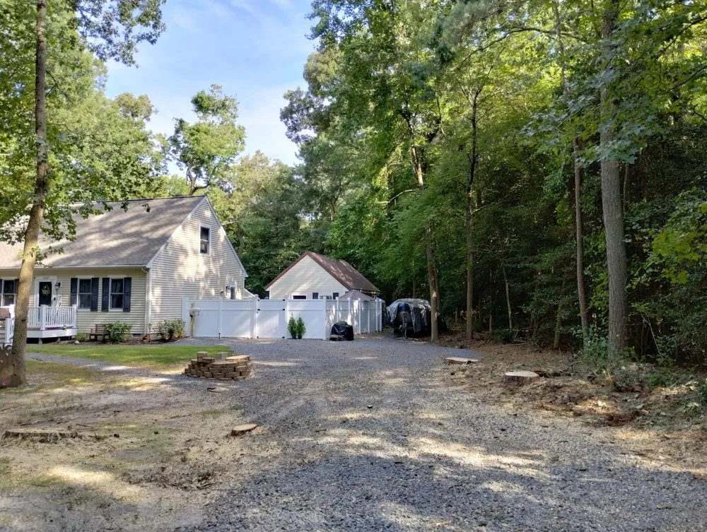 Local residential landscaping for year-round maintenance across Georgetown, DE - Green Oak Landscaping Service