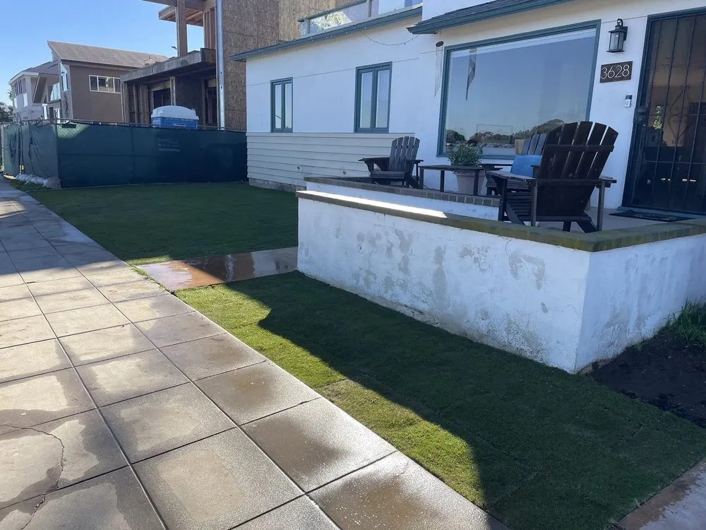Expert lawn mowing service for year-round maintenance in San Diego, CA by Green Oaks Landscape Maintence