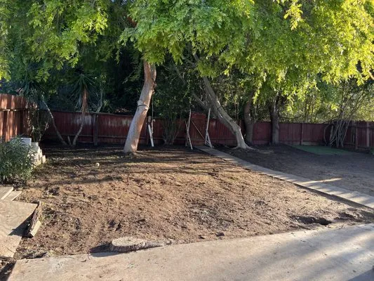 Green Oaks Landscape Maintence Logo