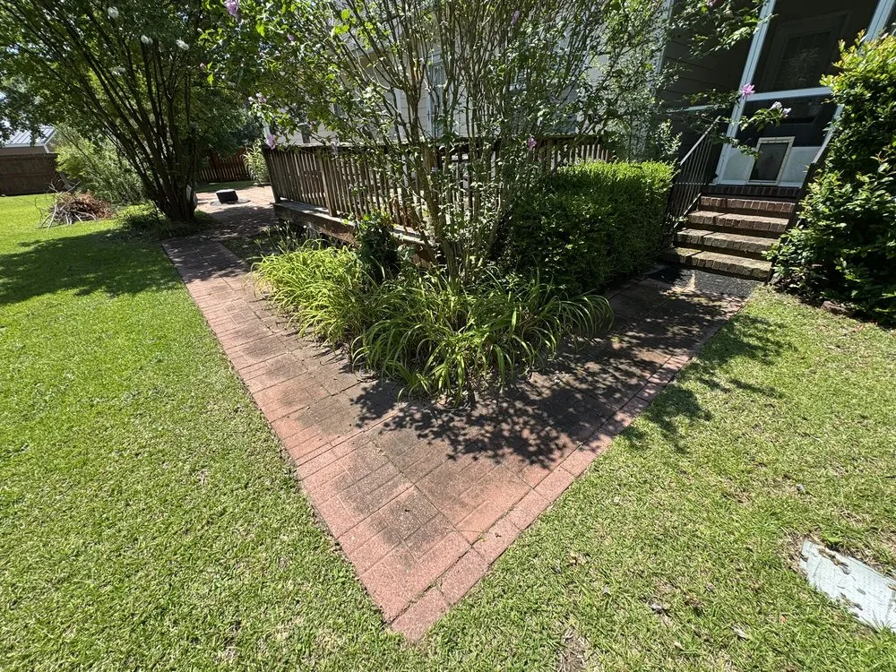 Local landscaping services experts serving Fayetteville, NC - Green Oasis Lawn Service